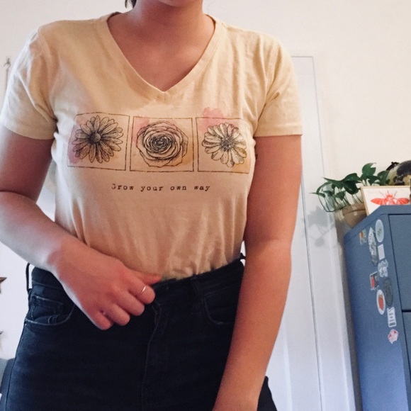 Life Is Good Tops - SALE✨ Grow Your Own Way Graphic Tee